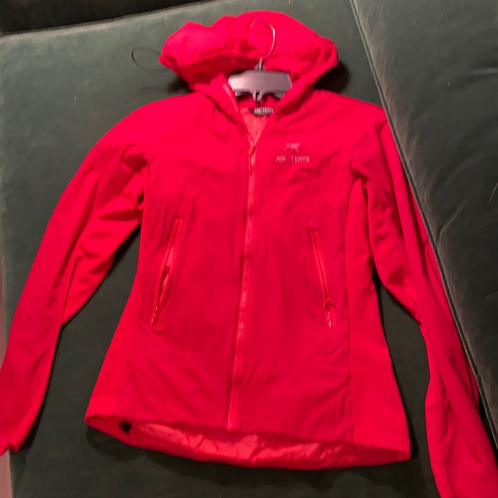 Arc’teryx xs lightweight wind jacket